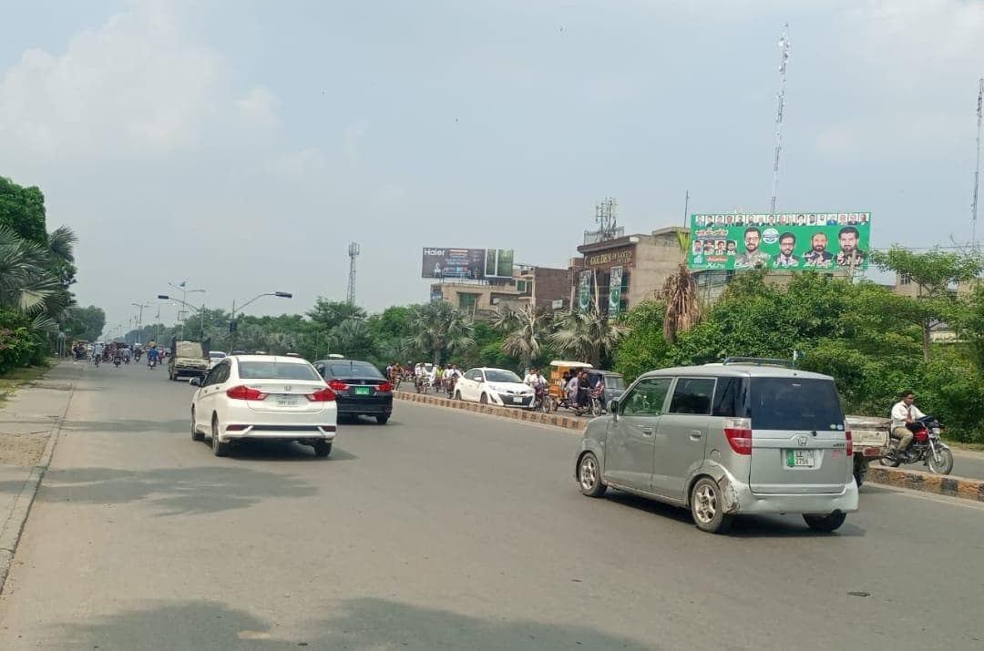 JINNAH FLYOVER, TOWARDS GIFT UNIVERSITY