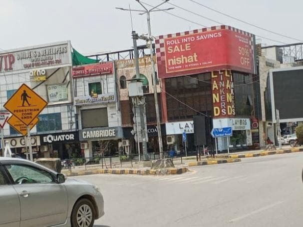 Main Double Road F-10 Markaz Islamabad